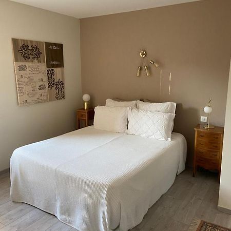Les Chambres De L'Aigronne Le Petit-Pressigny Exteriör bild
